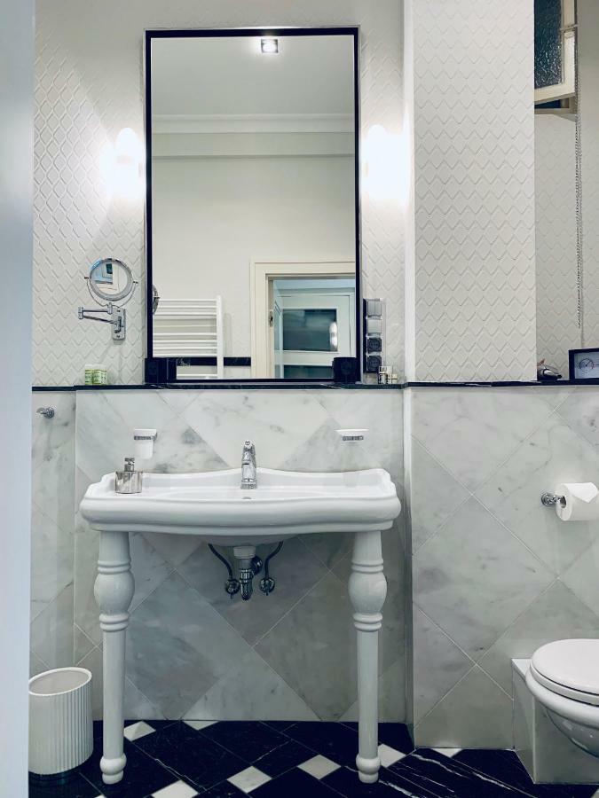 Villa Bagatelle - Luxury Apartment Ница Екстериор снимка