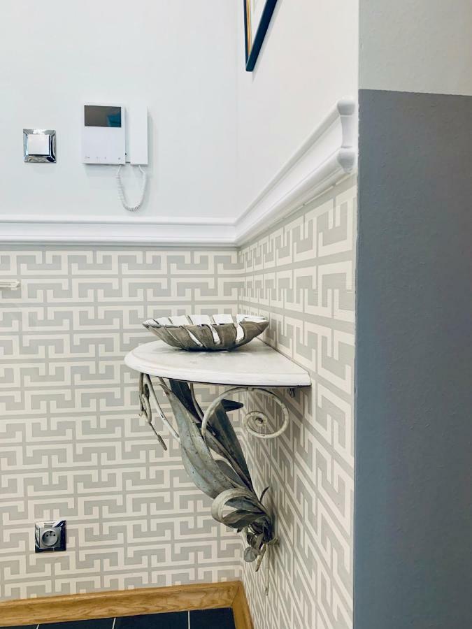 Villa Bagatelle - Luxury Apartment Ница Екстериор снимка