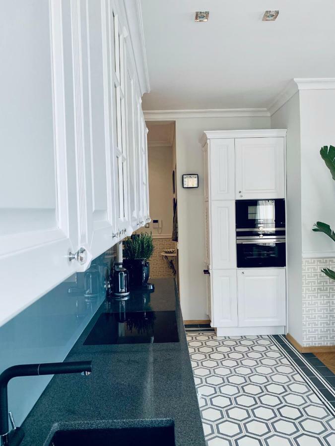 Villa Bagatelle - Luxury Apartment Ница Екстериор снимка