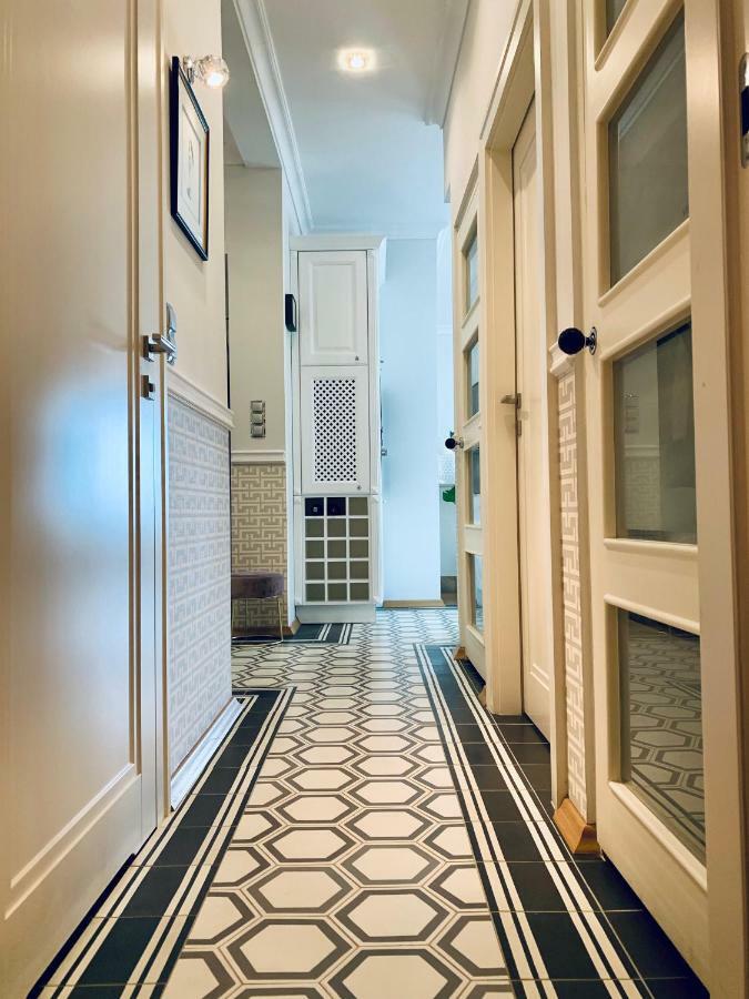 Villa Bagatelle - Luxury Apartment Ница Екстериор снимка