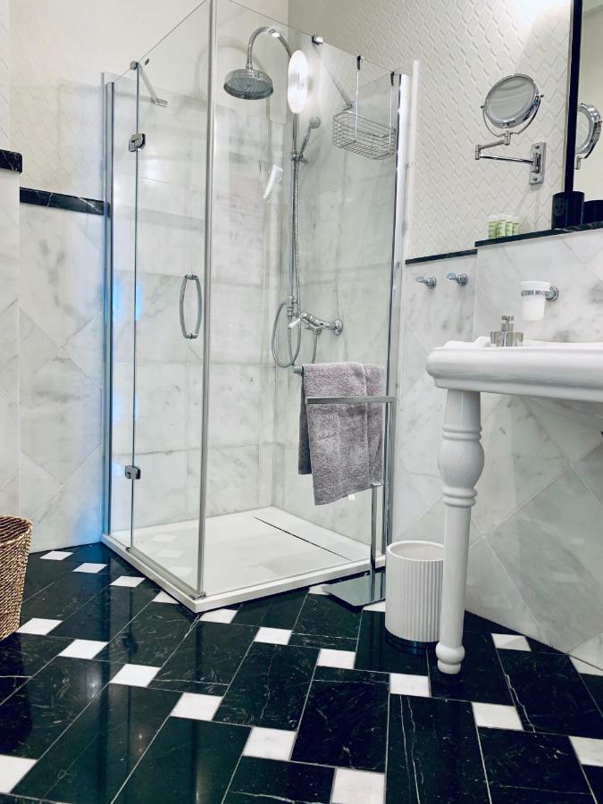Villa Bagatelle - Luxury Apartment Ница Екстериор снимка