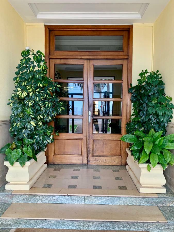 Villa Bagatelle - Luxury Apartment Ница Екстериор снимка